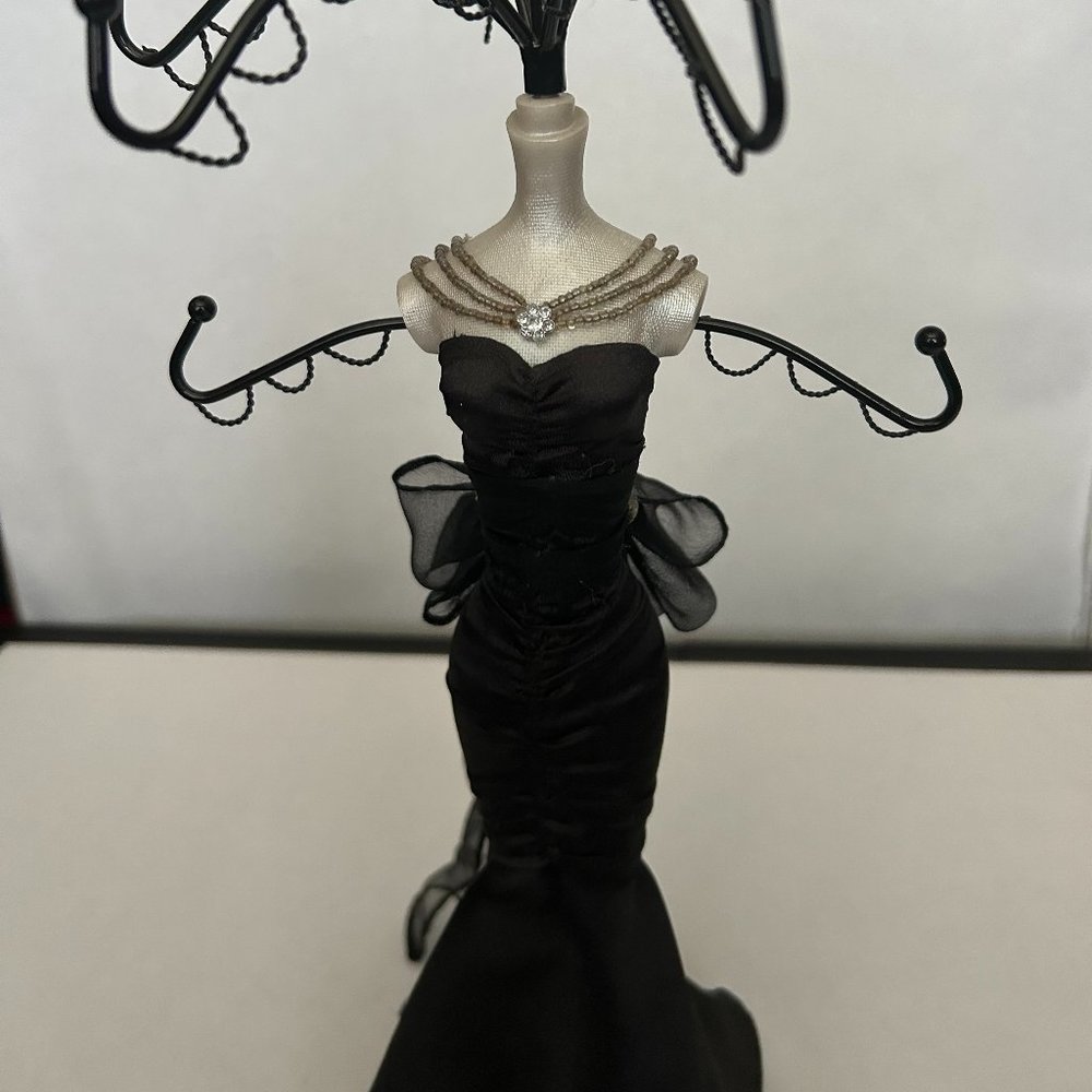 Breakfast at Tiffany's Necklace Bracelet Earring Jewelry Stand Necklace Holder - Picture 2 of 15